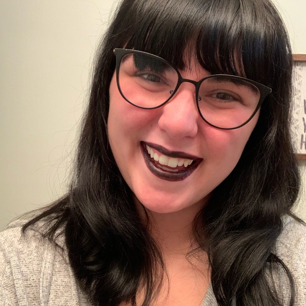 Meet your Posher, Danielle